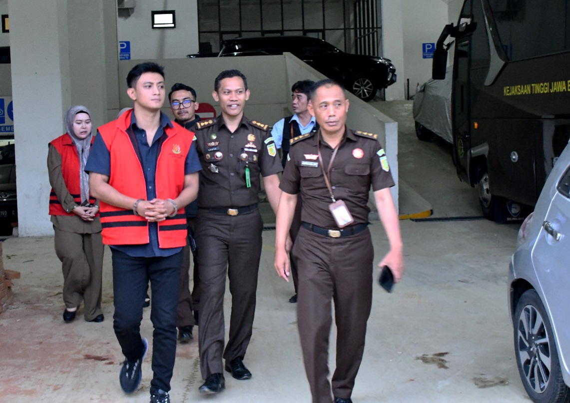 Kejaksaan Tinggi Jawa Barat ( Kejati Jabar ) mengungkap kasus penyalahgunaan atas tanah yang berlokasi di kawasan Kebun Binatang Bandung.