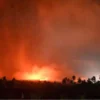 Visual erupsi Gunung Lewotobi Laki-laki tanggal 3 November 2024 pukul 23.57 WIB difoto dari Pos Pengamatan Gunung Lewotobi Laki-laki di Desa Pululera, Kecamatan Wulanggitang, Kabupaten Flores Timur, Provinsi Nusa Tenggara Timur. (0PVMBG)