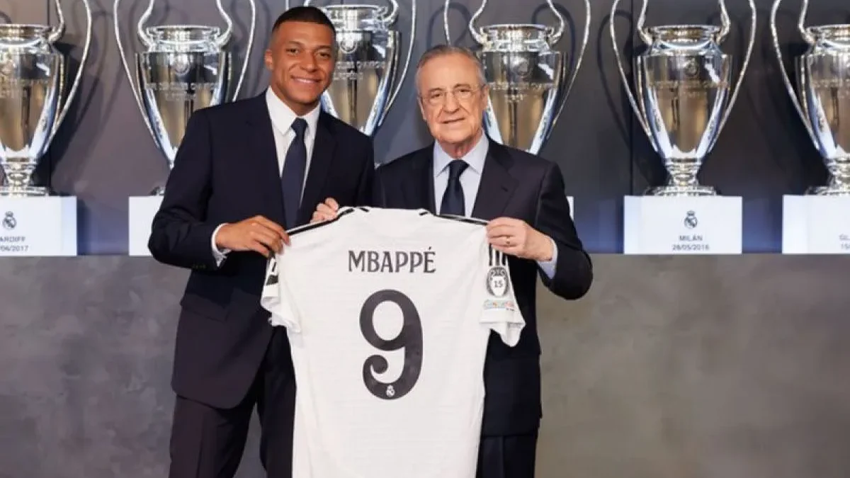 Kylian Mbappe saat diperkenalkan oleh Real Madrid . (foto/ANTARA)