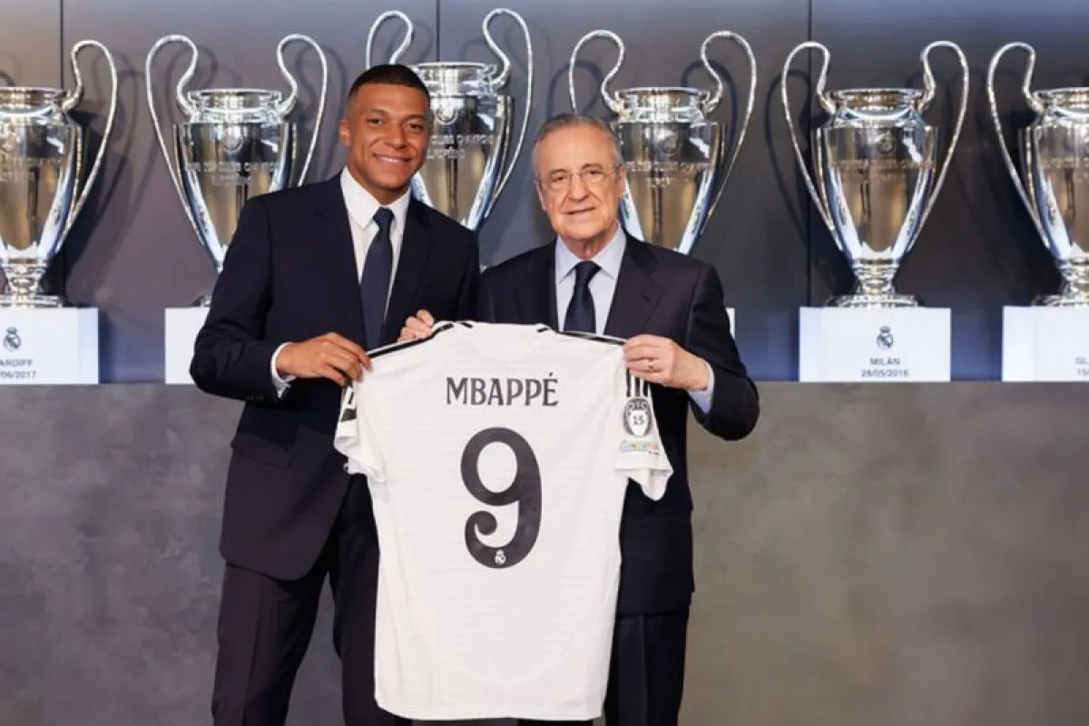 Kylian Mbappe saat diperkenalkan oleh Real Madrid . (foto/ANTARA)