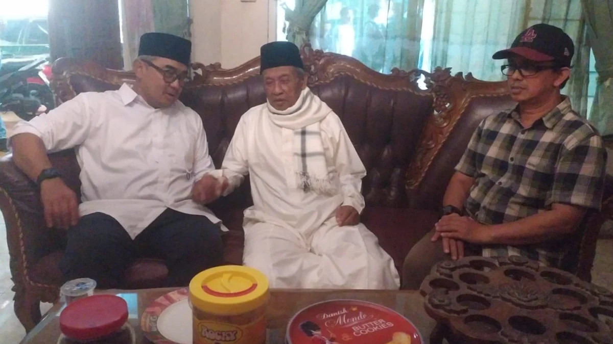 Salah satu ulama Kota Bandung KH. Toha Muksin mendukung penuh Muhammad Farhan dan Erwin untuk menjadi Wali Kota Bandung.