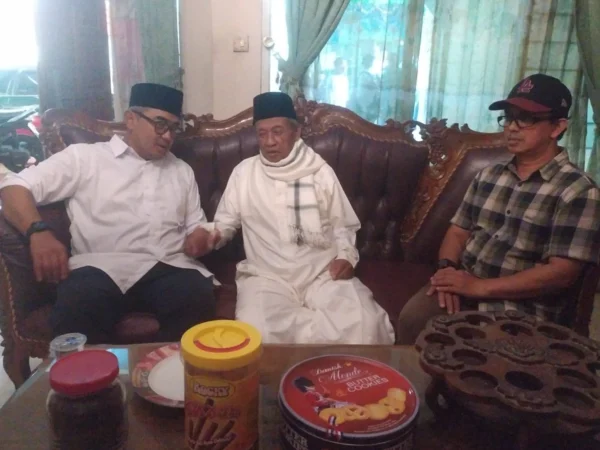 Salah satu ulama Kota Bandung KH. Toha Muksin mendukung penuh Muhammad Farhan dan Erwin untuk menjadi Wali Kota Bandung.