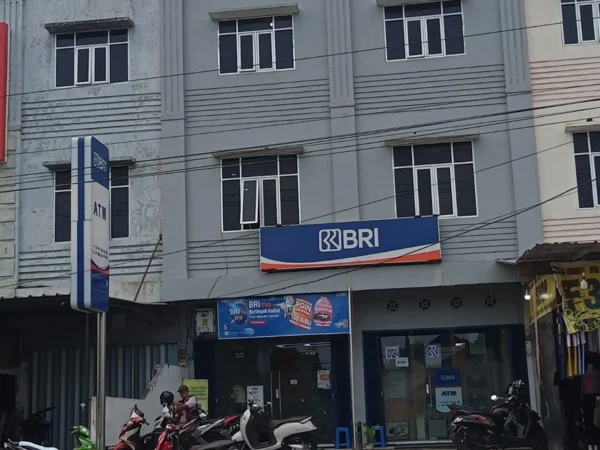 Suasana kantor BRI Unit 2 di Jalan Padat Karya