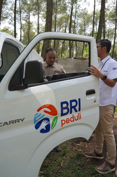 BRI Peduli Bantu Pengelolaan Sampah untuk Wujudkan Lingkungan Bersih di Desa Cikole, Lembang