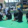 Anak-anak Sekolah Dasar saat memainkan Kaulinan Barudak yang digelar oleh Disbudpar Kabupaten Bandung. Foto Dok Disbudpar