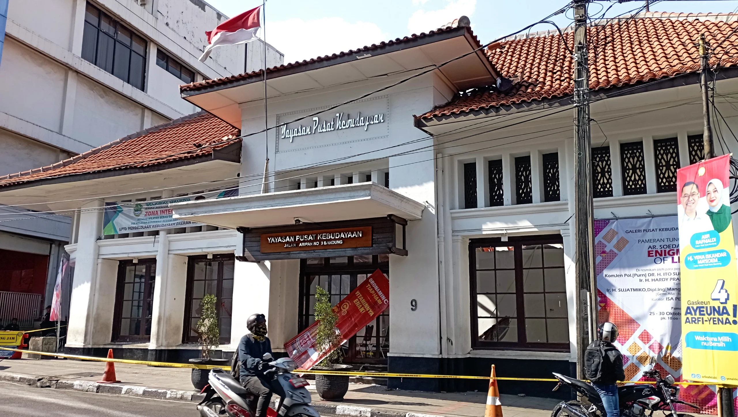 Dok. Kondisi Gedung YPK paaca mengalami kerusakan. Foto. Sandi Nugraha.