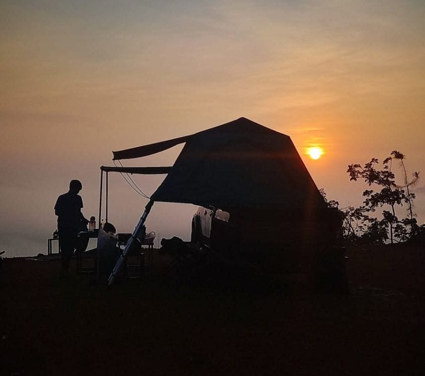 Suasana kemping di Lembah Pejamben di Desa Binangun Kecamatan Pataruman Kota Banjar Jawa Barat. (Istimewa)