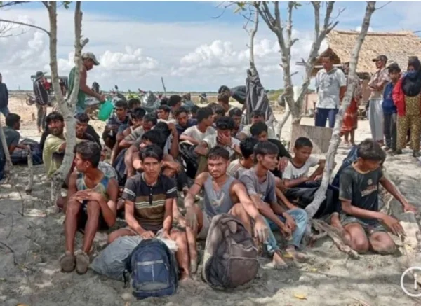 Puluhan imigran Rohingya mendarat di Aceh Timur. (foto/ANTARA)