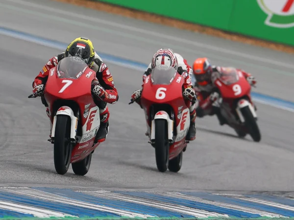 Siap hadapi putaran penutup ajang Idemitsu Asia Talent Cup (IATC) 2024, pebalap binaan Astra Honda Motor (AHM) Muhammad Kiandra Ramadhipa siap melesat kencang untuk meraih podium pada balapan yang akan digelar akhir pekan ini di Sepang International Circuit, Malaysia (2-3/10).