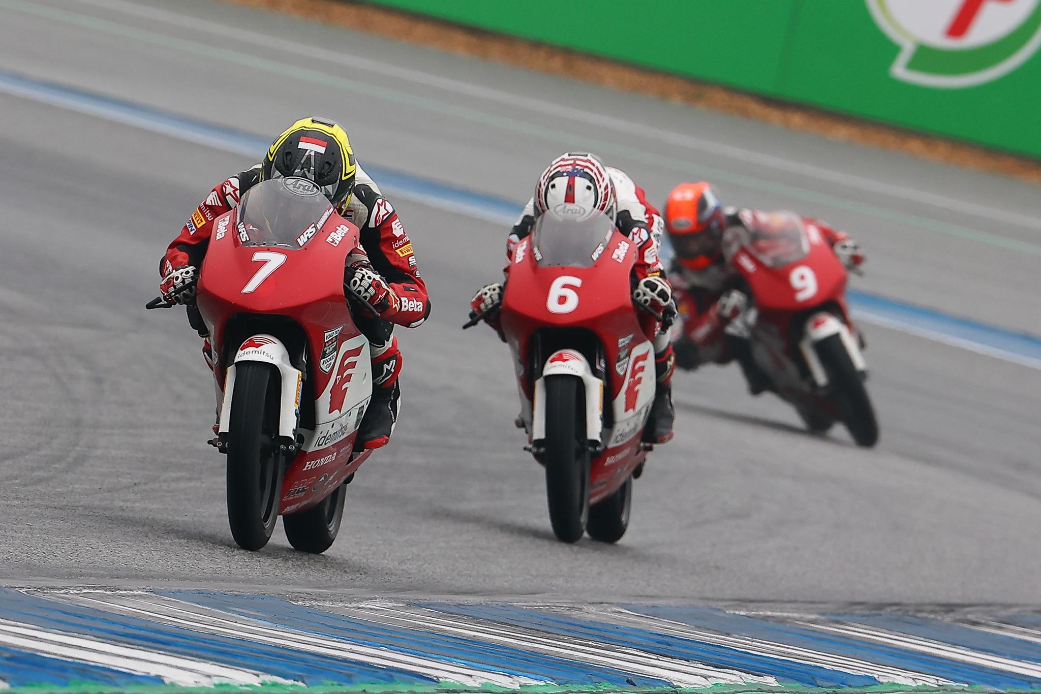 Siap hadapi putaran penutup ajang Idemitsu Asia Talent Cup (IATC) 2024, pebalap binaan Astra Honda Motor (AHM) Muhammad Kiandra Ramadhipa siap melesat kencang untuk meraih podium pada balapan yang akan digelar akhir pekan ini di Sepang International Circuit, Malaysia (2-3/10).