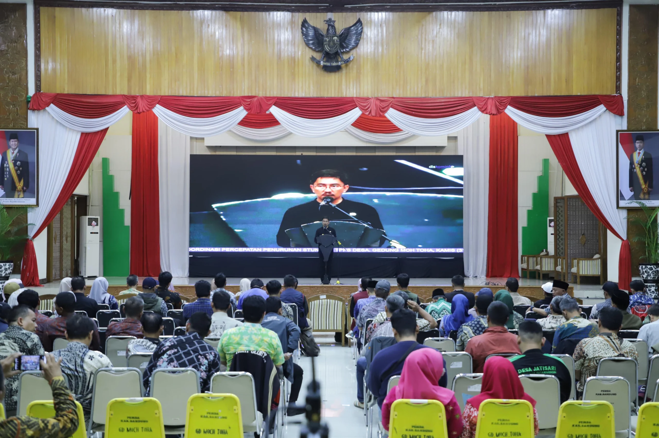 Penjabat Sementara (Pjs) Bupati Bandung, Dikky Achmad Sidik saat menggelar rakor terkait upaya penurunan angka stunting di Gedung Moh Toha Pemkab Bandung, Soreang. Foto Istimewa