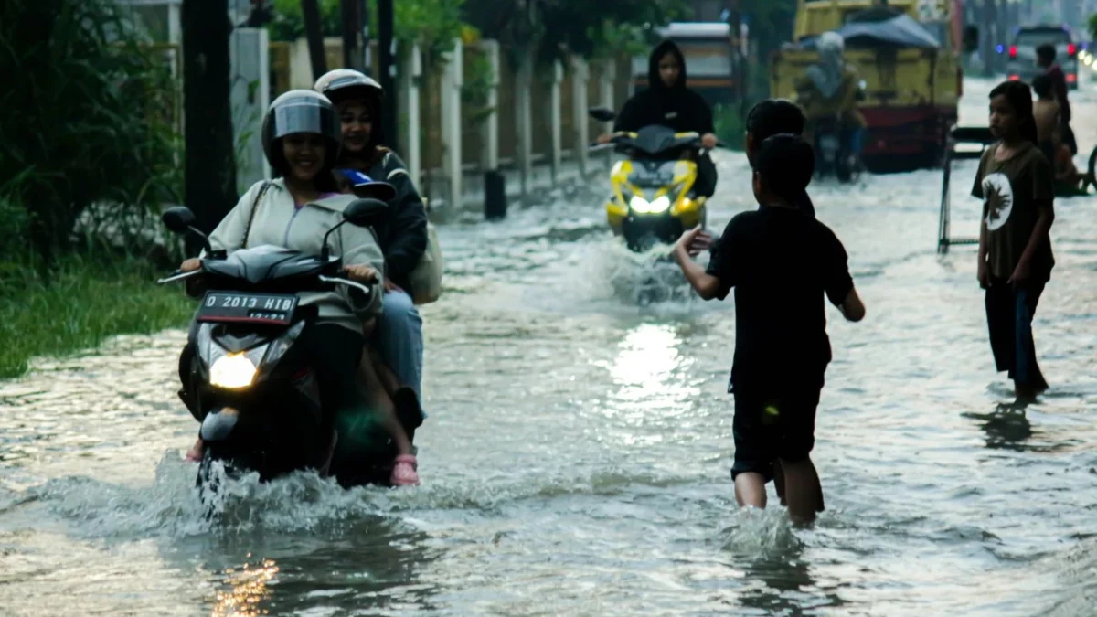 Foto Ilustrasi : Banjir jadi salah satu bencana yang kerap kali terjadi di Kota Bandung apabila musim hujan tiba (Dok Jabar Ekspres)