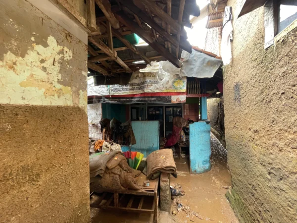 Rumah warga di Kampung Blok Desa, Desa Banjaran Wetan yang terdampak akibat banjir yang melanda wilayah tersebut. Foto Agi