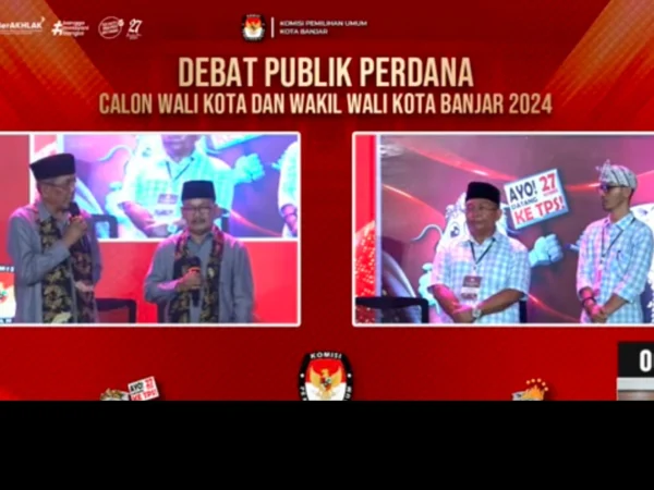 Tangkapan layar debat publik Pilkada Kota Banjar menampilkan paslon walikota dan wakil walikota Sudarsono-Suriana (kiri), dan Paslon Bambang Hidayah-Dani Danial Mukhlis (kanan), yang diselenggarakan KPU Banjar pada Selasa 5 November 2024 malam.