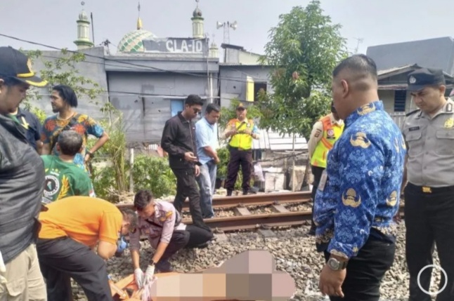 Satu orang tewas tertabrak kereta api saat tawuran di Duren Sawit, Jakarta Timur. (Foto/ANTARA)