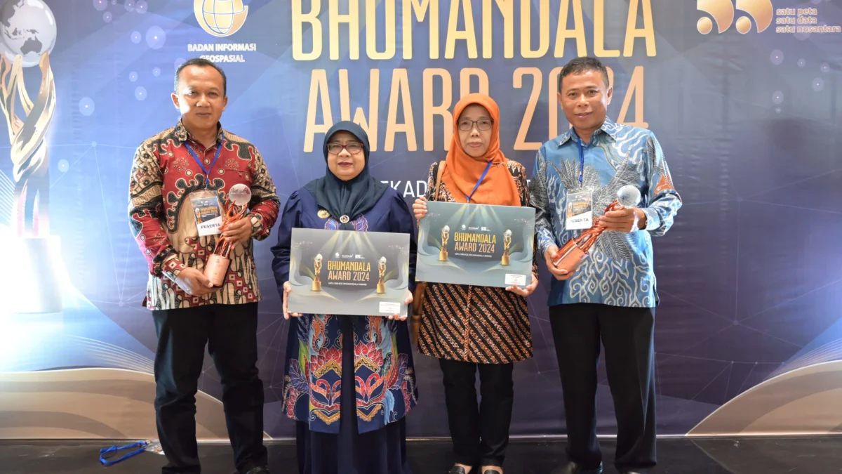 Pemkot Banjar saat menerima penghargaan Bhumandala Award 2024 dari Badan Informasi Geospasial di Jakarta, belum lama ini. (Istimewa)