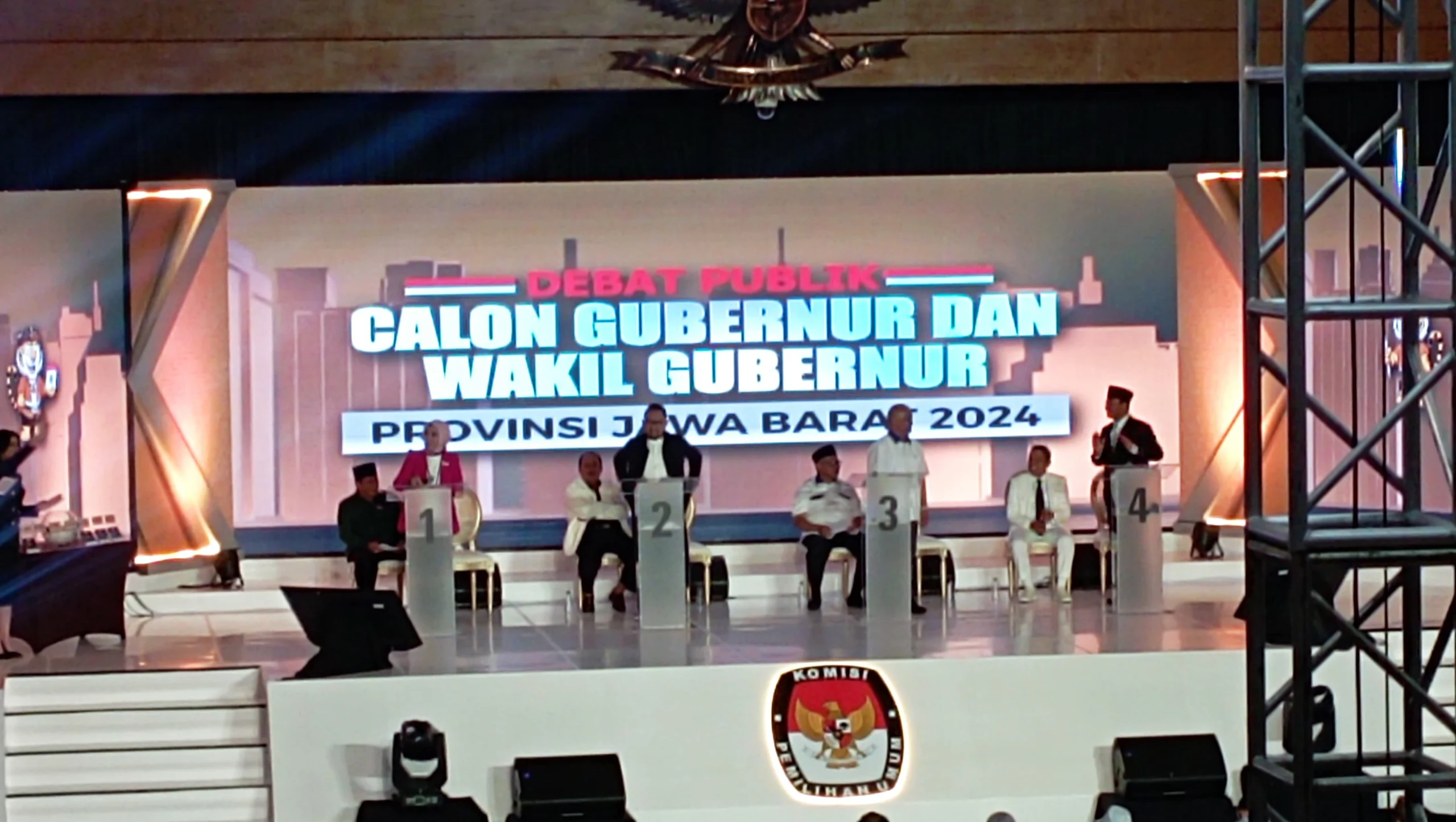 Dok. Debat publik perdana cagub jabar. Foto. Sandi Nugraha