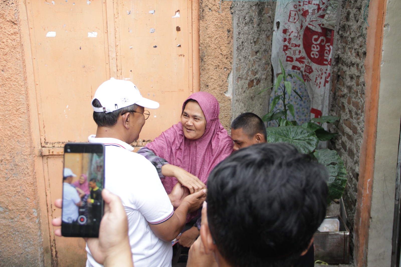 Cawalkot Dikdik Suratno Nugrahawan saat Menyapa Warga Cimahi (mong)