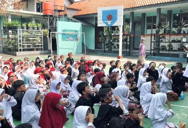 FKG Unjani Edukasi Manfaat Fluoride