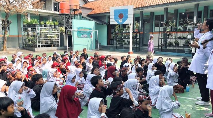 FKG Unjani Edukasi Manfaat Fluoride