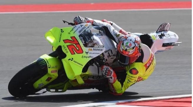 Pembalap VR46 Marco Bezzecchi saat latihan MotoGP Mandalika di Pertamina Mandalika International Street Circuit, Lombok Tengah, NTB. (Foto/ANTARA)