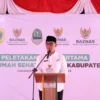 Sekretaris Daerah (Sekda) Kabupaten Bogor, Ajat Rochmat Jatnika, dalam acara peletakan batu pertama pembangunan Rumah Sehat Baznas