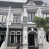 KPK sita satu unit rumah mewah yang berlokasi di Medan, Sumatera Utara, terkait penyidikan dugaan korupsi pengadaan lahan di Rorotan, Jakarta Utara. (Foto/ANTARA)