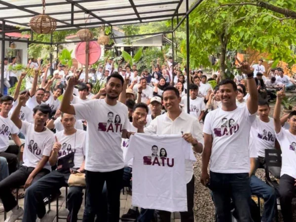 Calon Wali Kota Bogor, Nomor Urut 1, Sendi Fardiansyah bersama ratusan pemuda dari Simpul Muda - Sendi Melli. (Yudha Prananda / Jabar Ekspres)