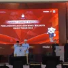 Debat Publik Kedua Pemilihan Calon Wali Kota dan Wakil Wali Kota Cimahi Digelar Dengan Sorak Sorai Yel-yel Pendukung (mong)