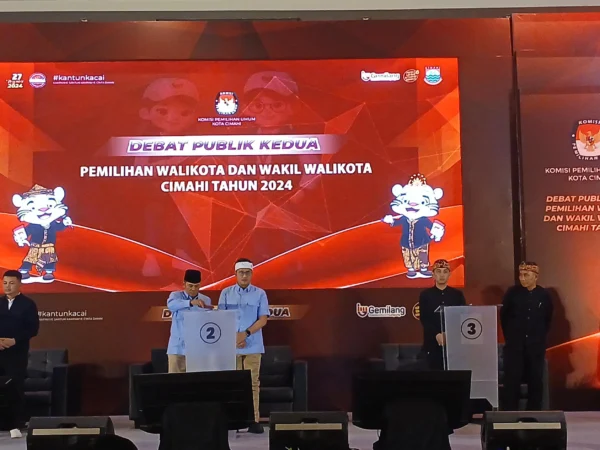 Debat Publik Kedua Pemilihan Calon Wali Kota dan Wakil Wali Kota Cimahi Digelar Dengan Sorak Sorai Yel-yel Pendukung (mong)