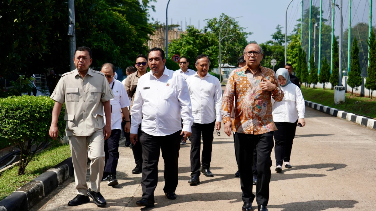 Menteri Agraria dan Tata Ruang/Kepala Badan Pertanahan Nasional (ATR/BPN), Nusron Wahid mengunjungi Kantor Kementerian ATR/BPN di Cikeas, Kabupaten Bogor pada Selasa (19/11/2024).