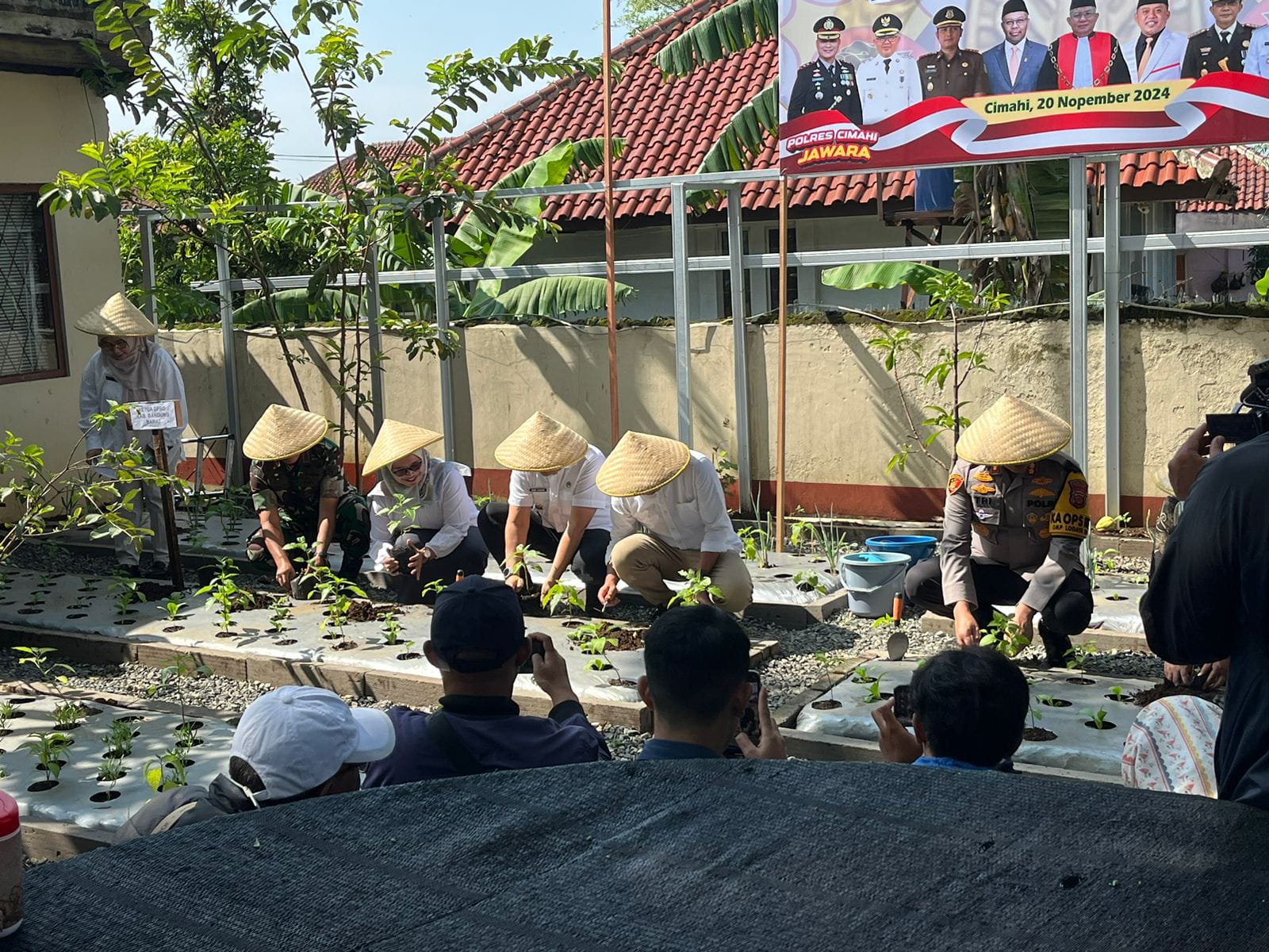 Pj Gubernur Jawa Barat, Bey Machmudin saat Gugus Tugas Polri Mendukung Ketahanan Pangan (mong)