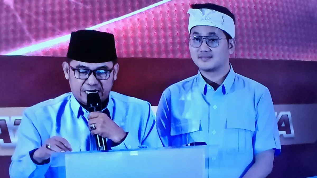 Pasangan Calon Wali Kota dan Wakil Wali Kota Nomor Urut 2, Ngatiyana dan Adithia Yudhistira saat Debat Pamungkas Pilkada Cinahi 2024 (mong)