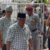 Pasangan Badami, Bambang Hidayah dan Dani Danial Muhklis saat mendaftar calon kepala daerah ke KPU Banjar. Paslon ini akan memberikan lagi Tunjangan Daerah (Tunda) untuk guru ASN di Kota Banjar. (CECEP HERDI/JABAR EKSPRES)