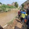 Tanggul Sungai Cigede Kembali Jebol, 337 KK di Kampung Lamajang Dayeuhkolot Terdampak Banjir. Foto Agi