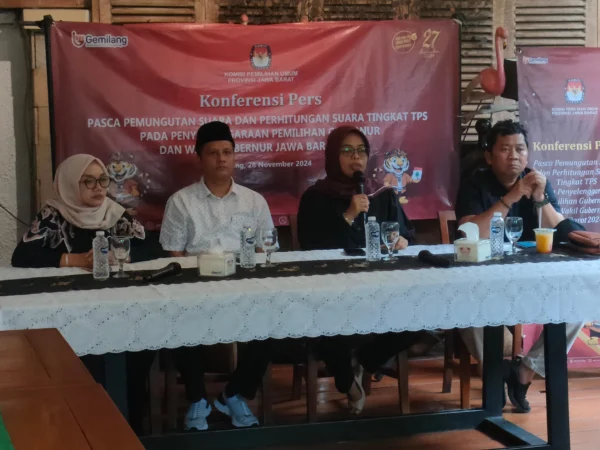 Dok. Konferensi Pers KPU Jabar pasca Pencoblosan Pilkada Serentak 2024. Kamis (28/11). Foto. Sandi Nugraha.