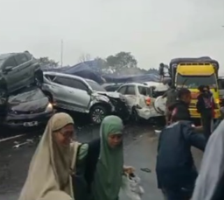 BREAKING NEWS: Terjadi Tabrakan Beruntun di Tol Purbaleunyi KM 92