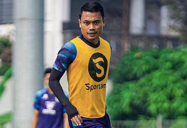 Dedi Kusnandar cedera parah saat Persib kontra Barito Putera/Istimewa/