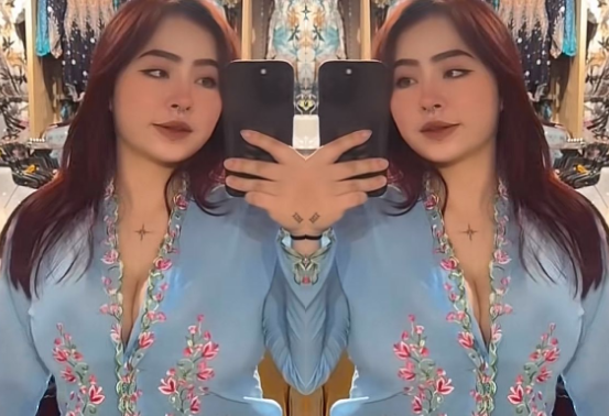 Ini Dia Video Perempuan Kebaya Biru Viral di TikTok