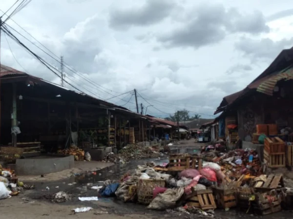 Tumpukan Sampah di Pasar Gedebage Simbol Kegagalan Penanganan Sampah Kota Bandung