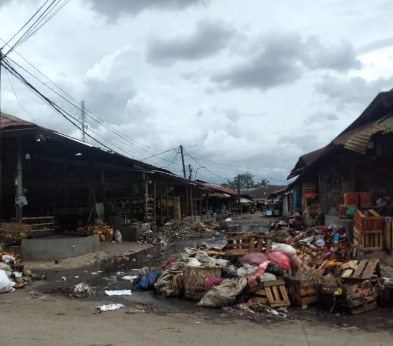 Tumpukan Sampah di Pasar Gedebage Simbol Kegagalan Penanganan Sampah Kota Bandung