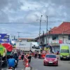 Petugas gabungan tengah mengatur arus kendaraan di Simpang Tagog Padalarang, Bandung Barat. Dok Jabar Ekspres