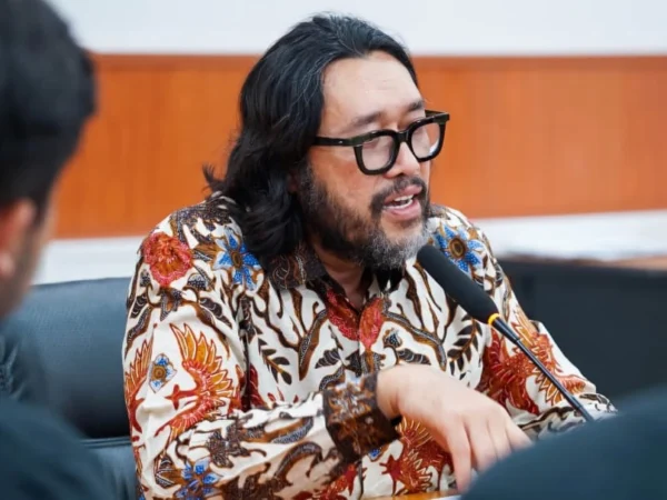 Pimpinan DPRD Jabar Ono Surono menulis surat terbuka ditujukan kepada Pj Gubernur Jabar Bey Mahmudin terkait dengan pungli di sekolah.