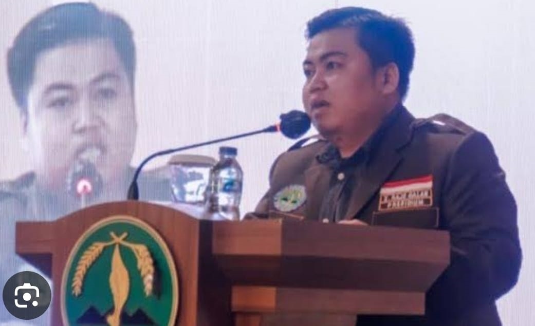 Ketua Umum Gema Pasundan Rajo Galan mengkritisi penetapan Sekjen PDI Perjuangan Hasto Kristiyanto sebagai tersangka kasus Harun Masiku.