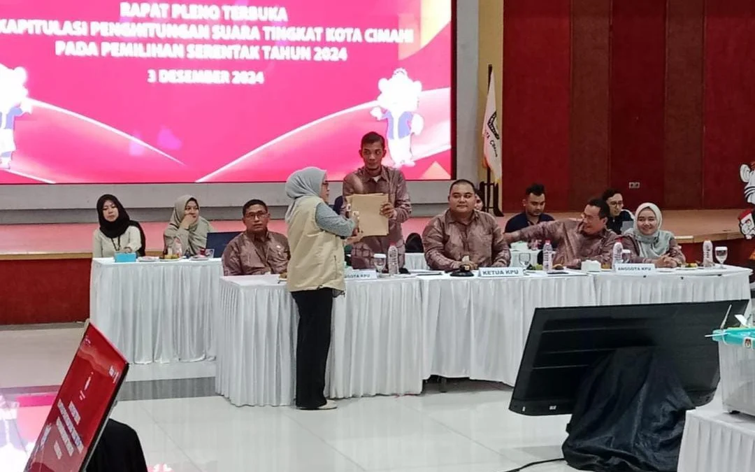 Rapat Pleno Terbuka Rekapitulasi Perhitungan Suara Tingkat Kota Cimahi, Perolehan Suara Ngatiyana-Adhitia Unggul (mong)