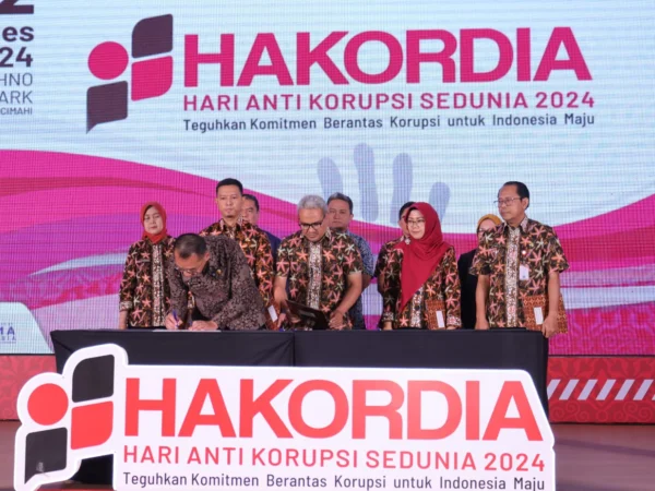 Penandatanganan Fakta Integritas dalam Rangkaian Hari Anti Korupsi Sedunia (Hakordia) 2024 (mong)