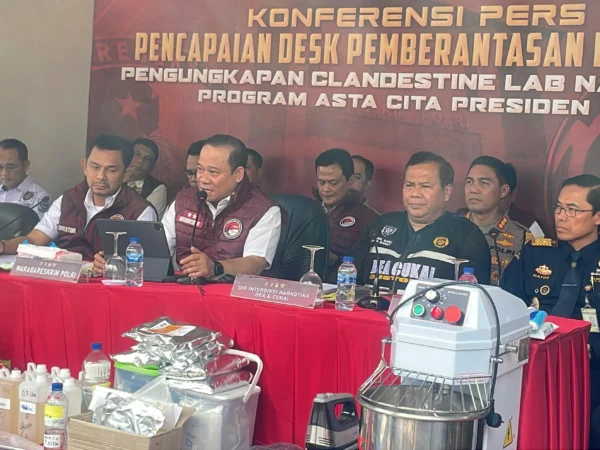 Bareskrim Polri bersama Polda Jawa Barat dan Direktorat Bea dan Cukai berhasil mengungkap sebuah jaringan peredaran narkoba besar