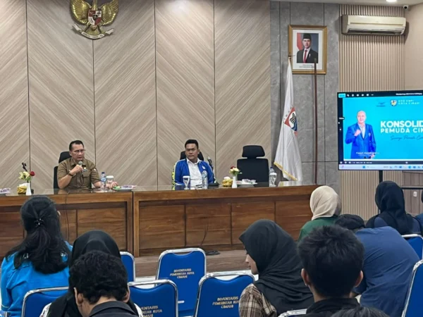 Sekretaris Daerah Kota Cimahi, Budi Raharja dalam Konsolidasi Pemuda Cimahi yang Diselenggarakan DPD KNPI Kota Cimahi. (Mong / Jabar Ekspres)