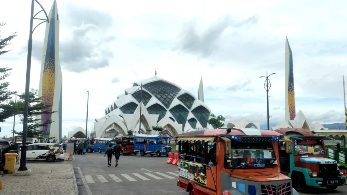 Masjid Raya Al Jabbar salah satu aset milik Pemprov Jabar.(Son / Jabar Ekspres)