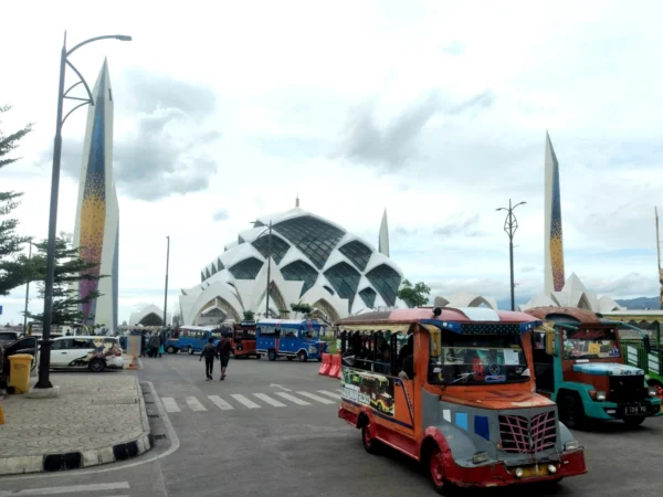 Masjid Raya Al Jabbar salah satu aset milik Pemprov Jabar.(Son / Jabar Ekspres)